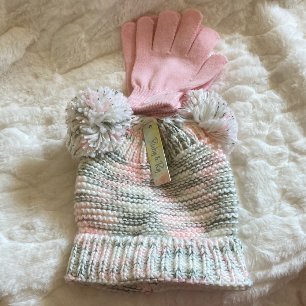 Hat and gloves